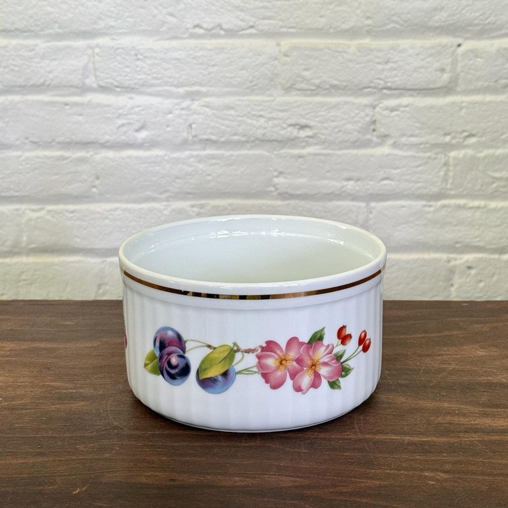 Royal Worcester Pershore Fine Oven Safe Souffle Botanical Floral 1978 England
